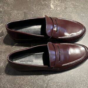 Banana Republic Women’s Burgundy Penny Loafers